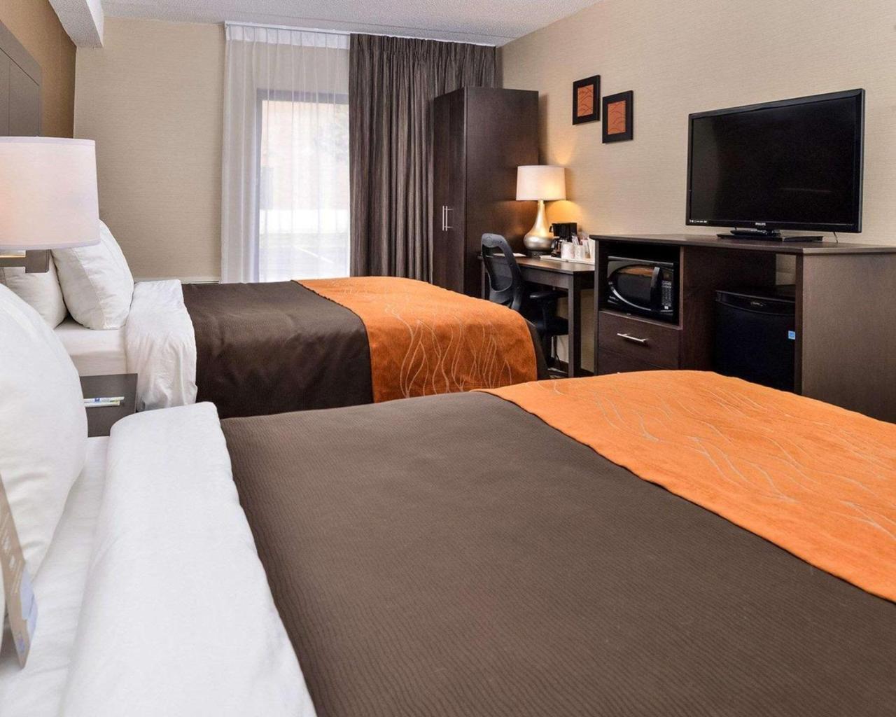 Comfort Inn Brampton Exterior photo